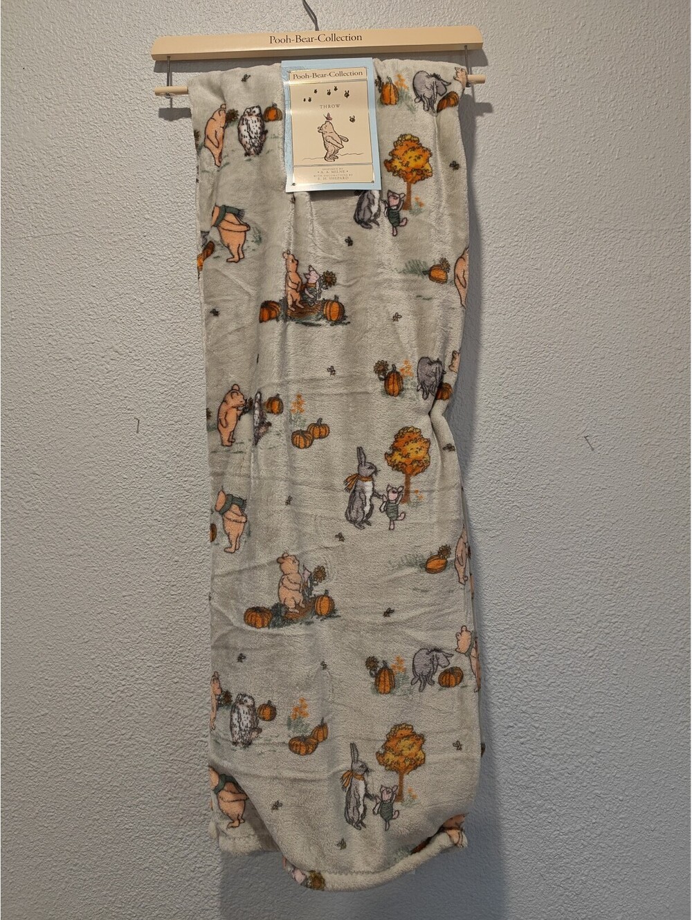 Pooh Bear Collection 50x70in Plush Throw Blanket with Winnie